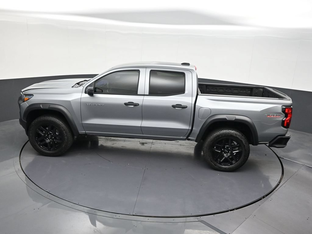 Used 2025 Chevrolet Colorado Trail Boss AWD/4WD image 17