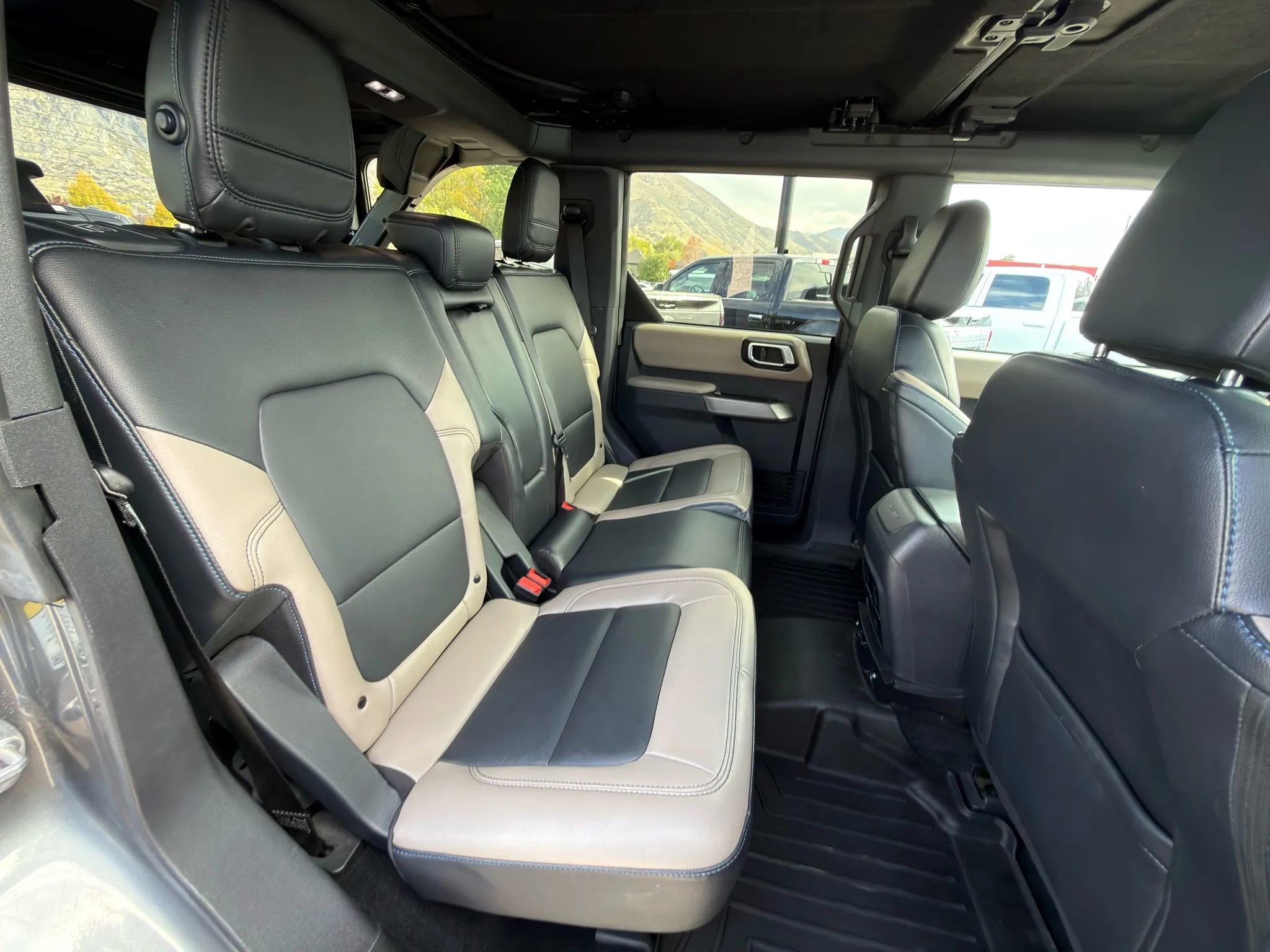 Used 2022 Ford Bronco Wildtrak image 9