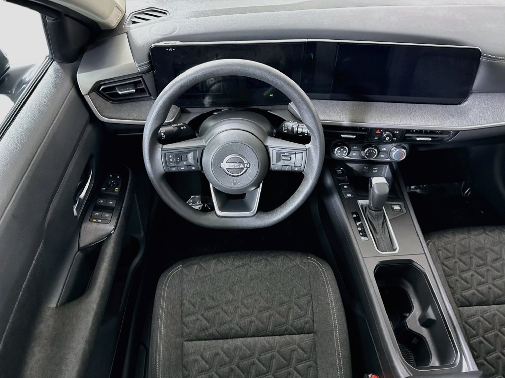 Certified 2025 Nissan Kicks SV FWD image 4