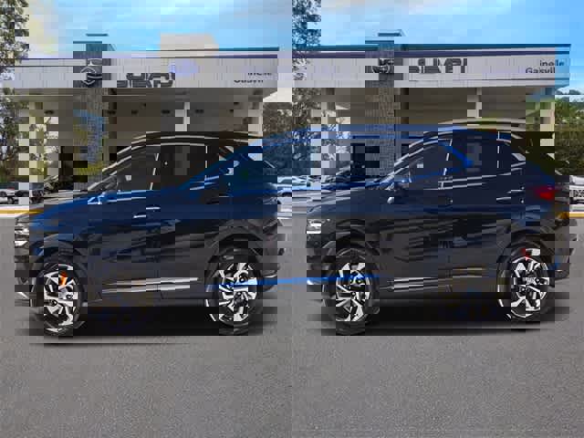 Used 2023 Buick Envision Essence image 3