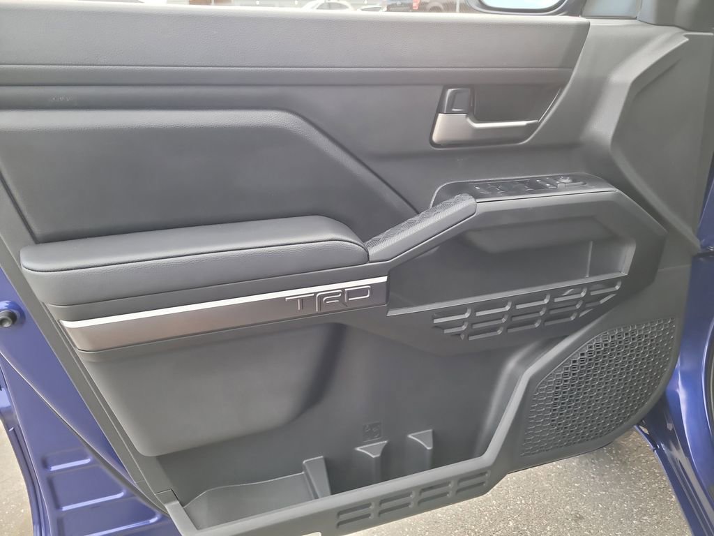 Used 2025 Toyota Tacoma TRD Off-Road image 13