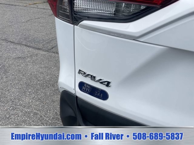 Used 2021 Toyota RAV4 XLE w/ Protection Package (TMS) AWD/4WD image 5