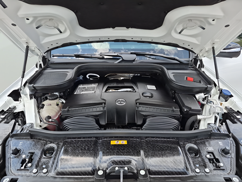 Used 2024 Mercedes-Benz GLS 580 4MATIC image 18