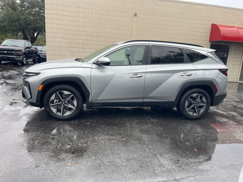 Used 2026 Hyundai Tucson SEL FWD image 2
