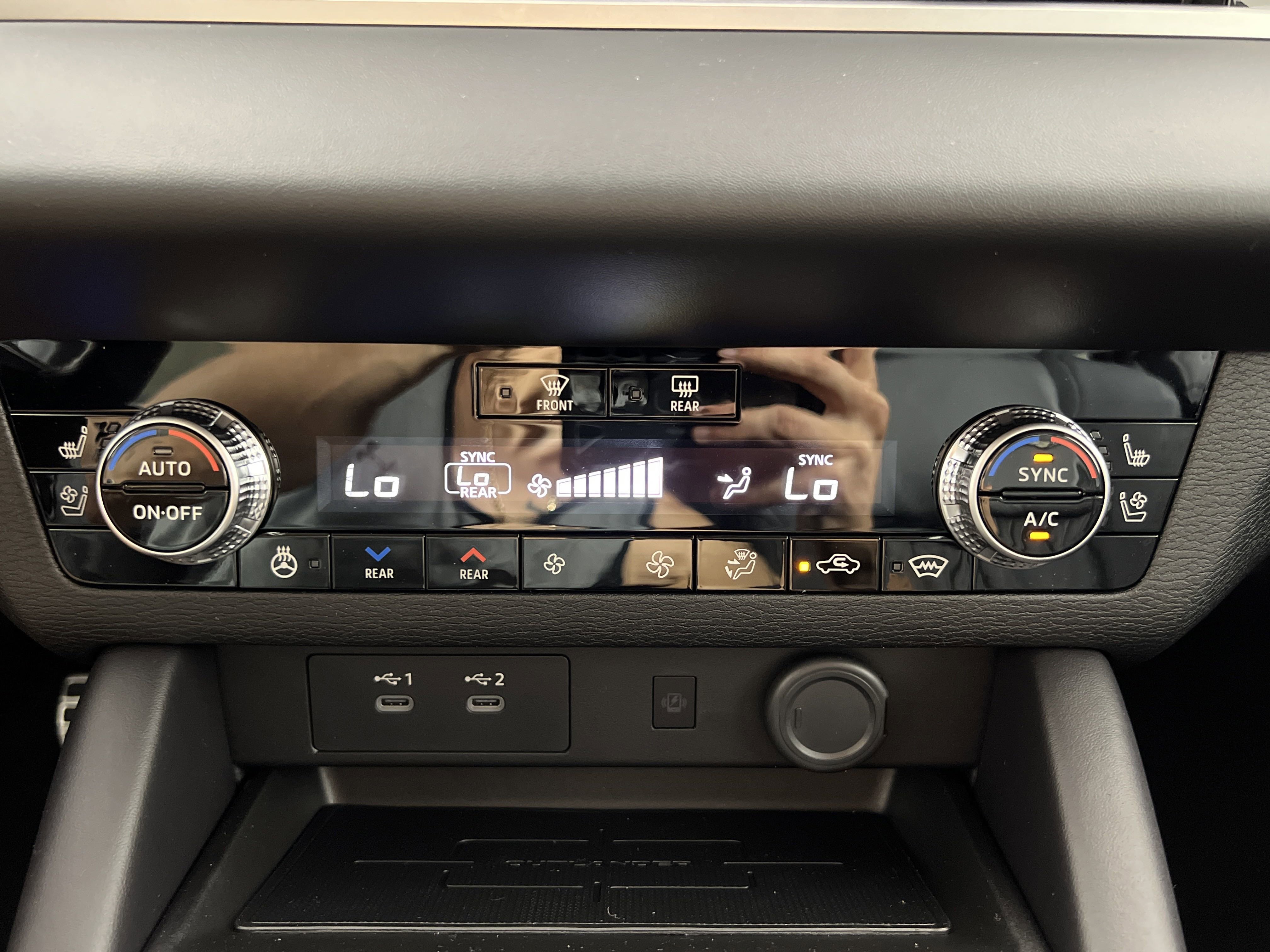 New 2025 Mitsubishi Outlander SEL image 24