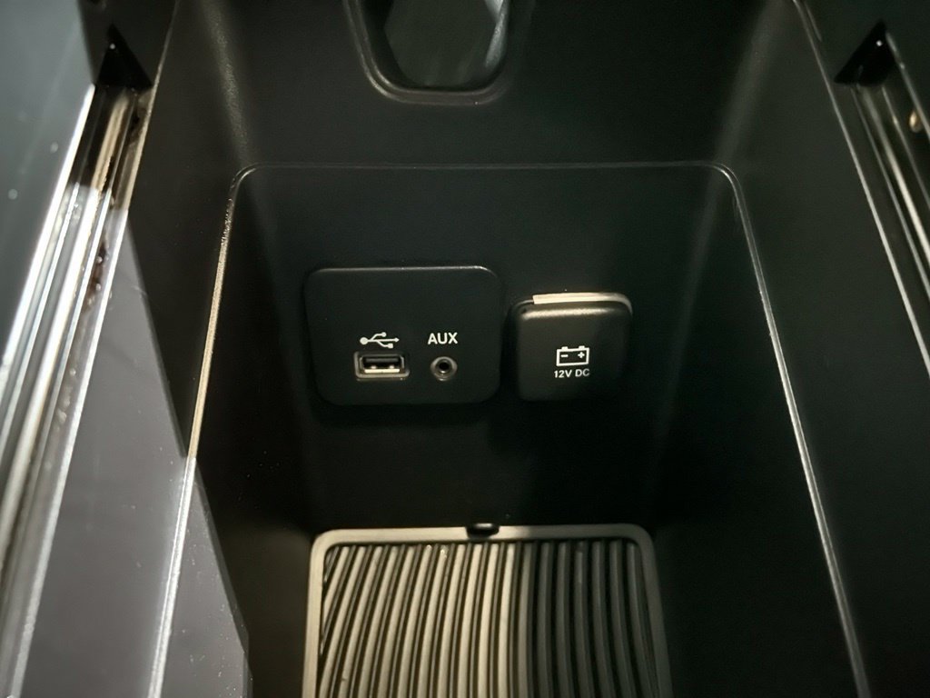 Used 2016 Chrysler 200 S FWD image 31