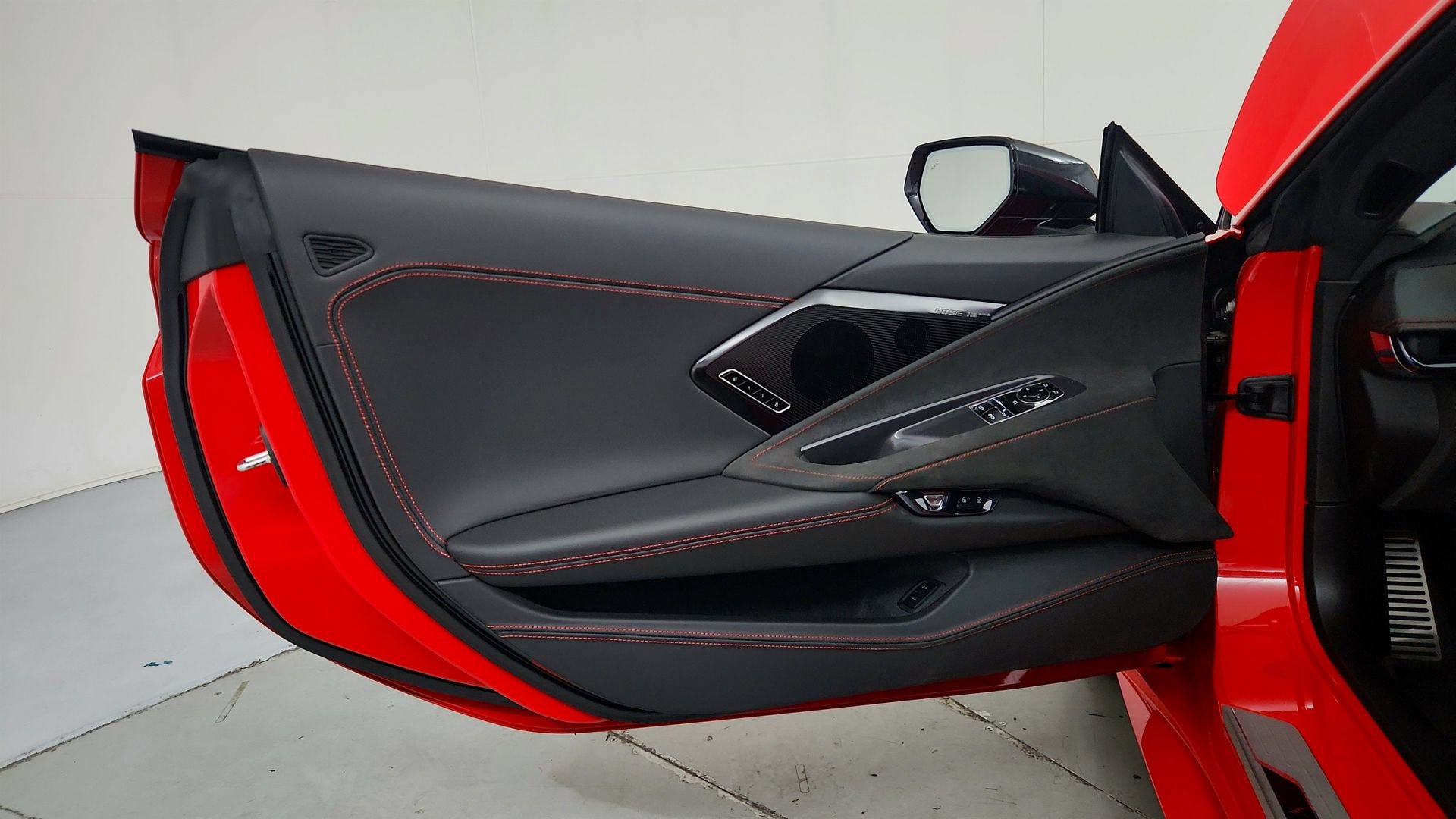 Certified 2025 Chevrolet Corvette Stingray Premium Cpe w/ Stealth Interior Trim Package RWD image 16