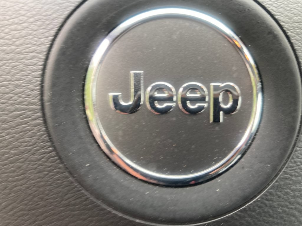 Used 2020 Jeep Cherokee Limited AWD/4WD image 26