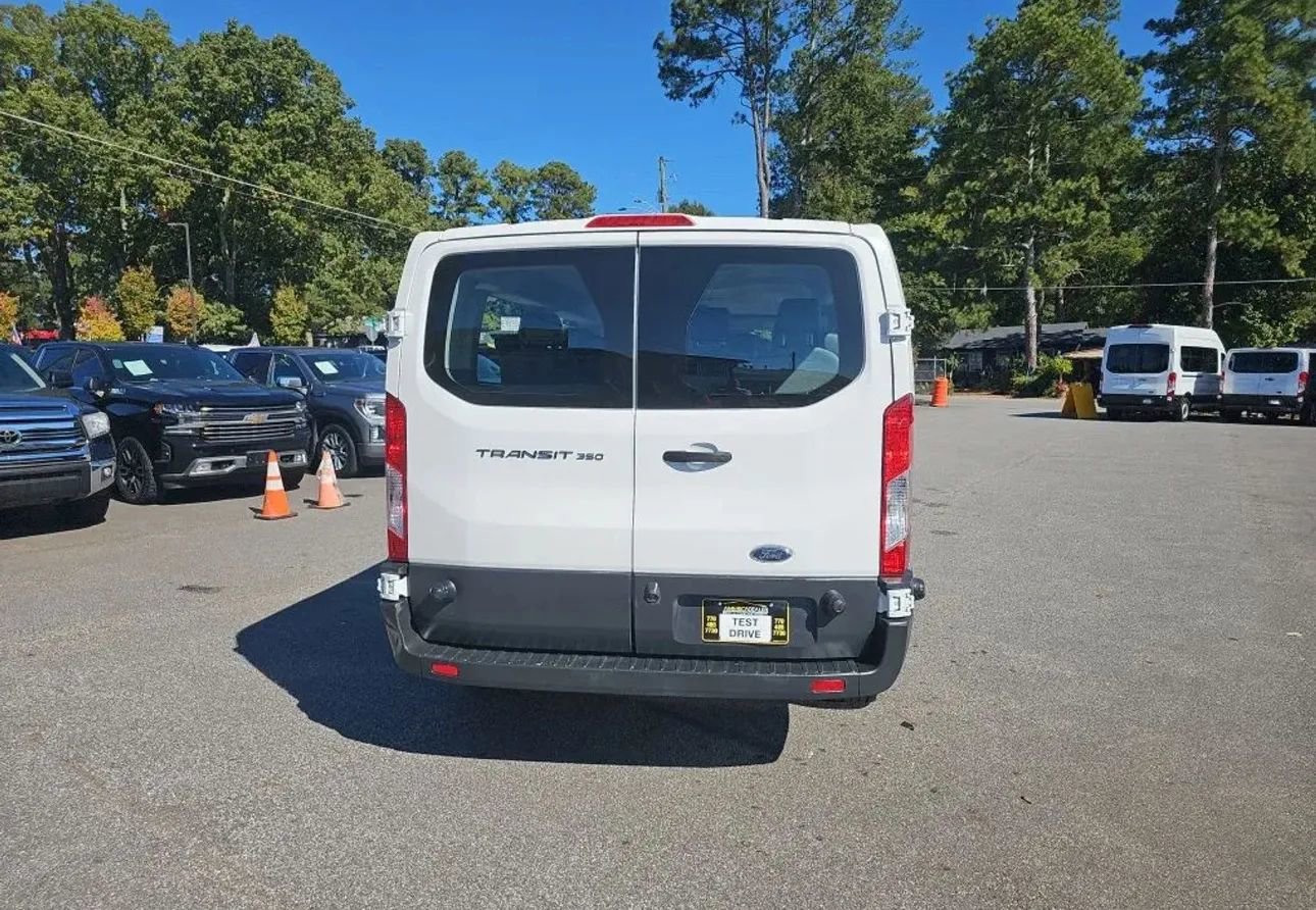 Used 2017 Ford Transit 350 XL image 8