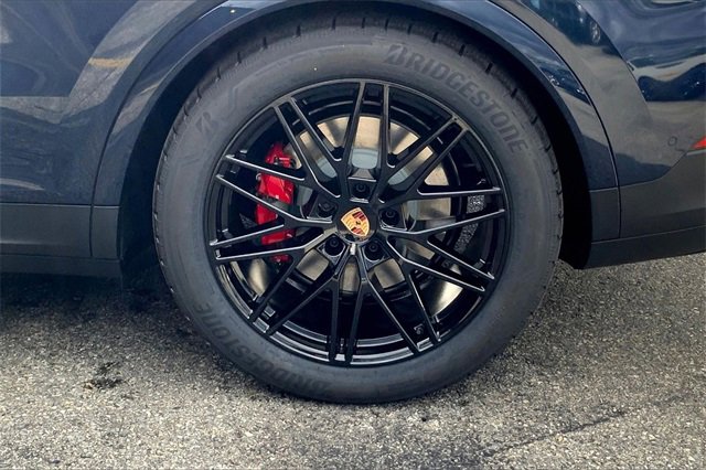 New 2026 Porsche Cayenne S image 17