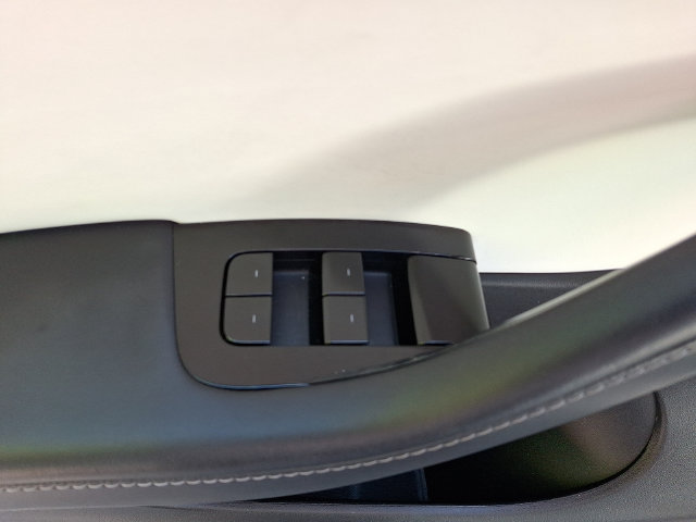 Used 2021 Tesla Model Y Long Range AWD/4WD image 20