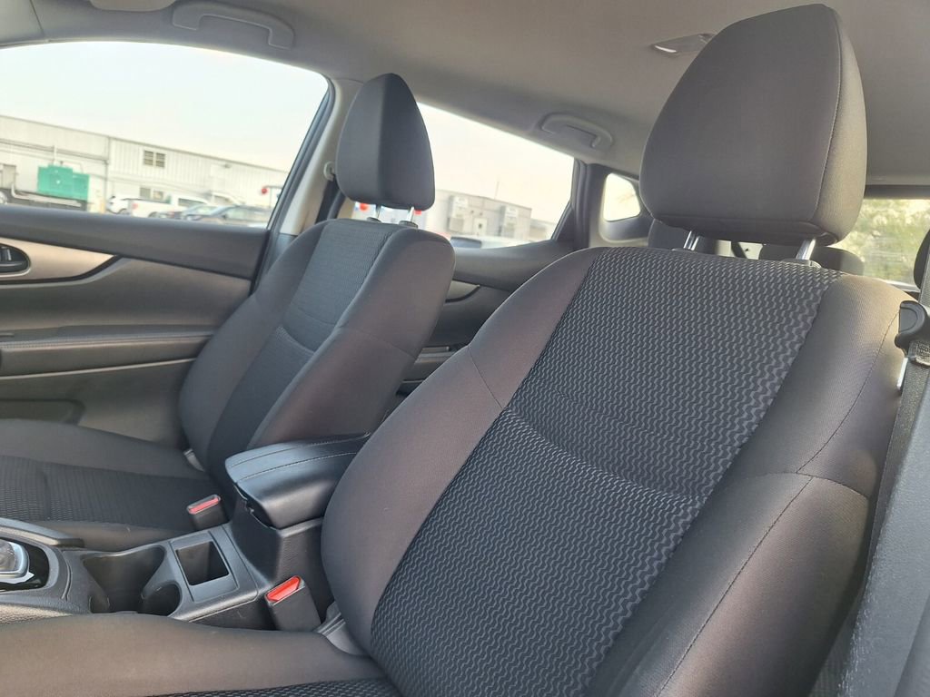 Used 2021 Nissan Rogue Sport S image 11