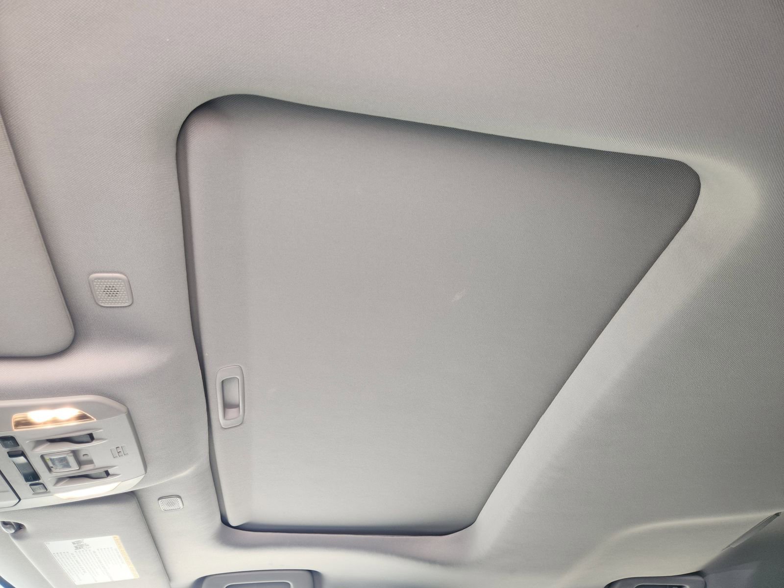 Used 2023 Toyota Highlander XLE image 28