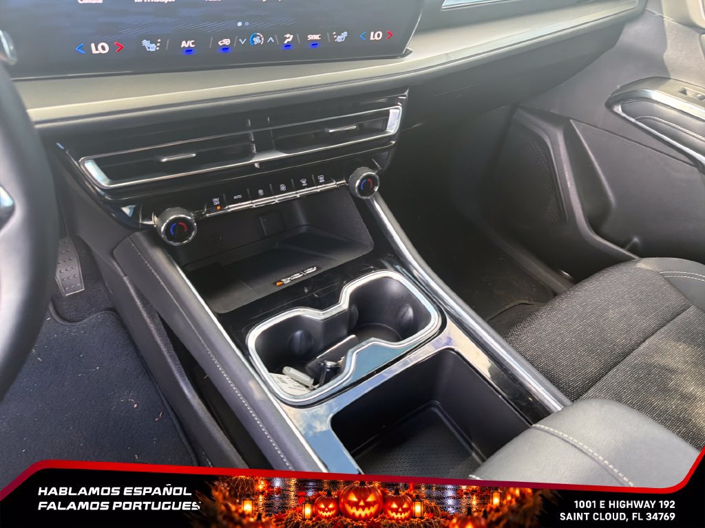 Used 2025 Chevrolet Traverse LT AWD/4WD image 18