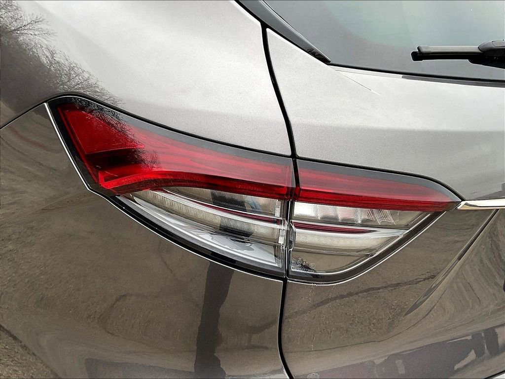 Used 2022 Maserati Levante Modena AWD/4WD image 22