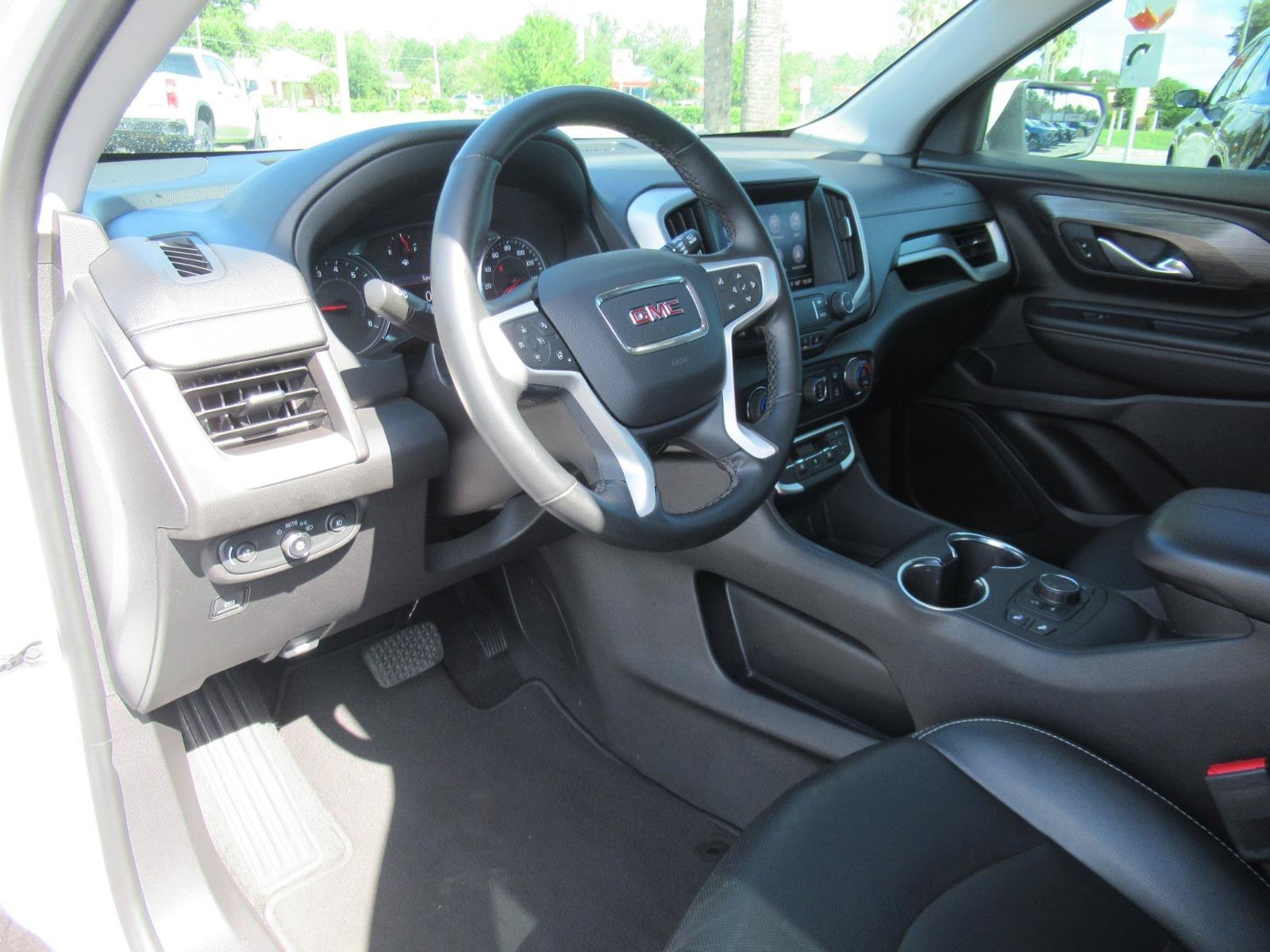 Used 2024 GMC Terrain SLT AWD/4WD image 18