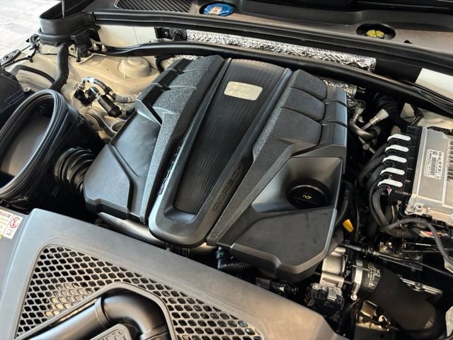 Used 2022 Porsche Macan S AWD/4WD image 41