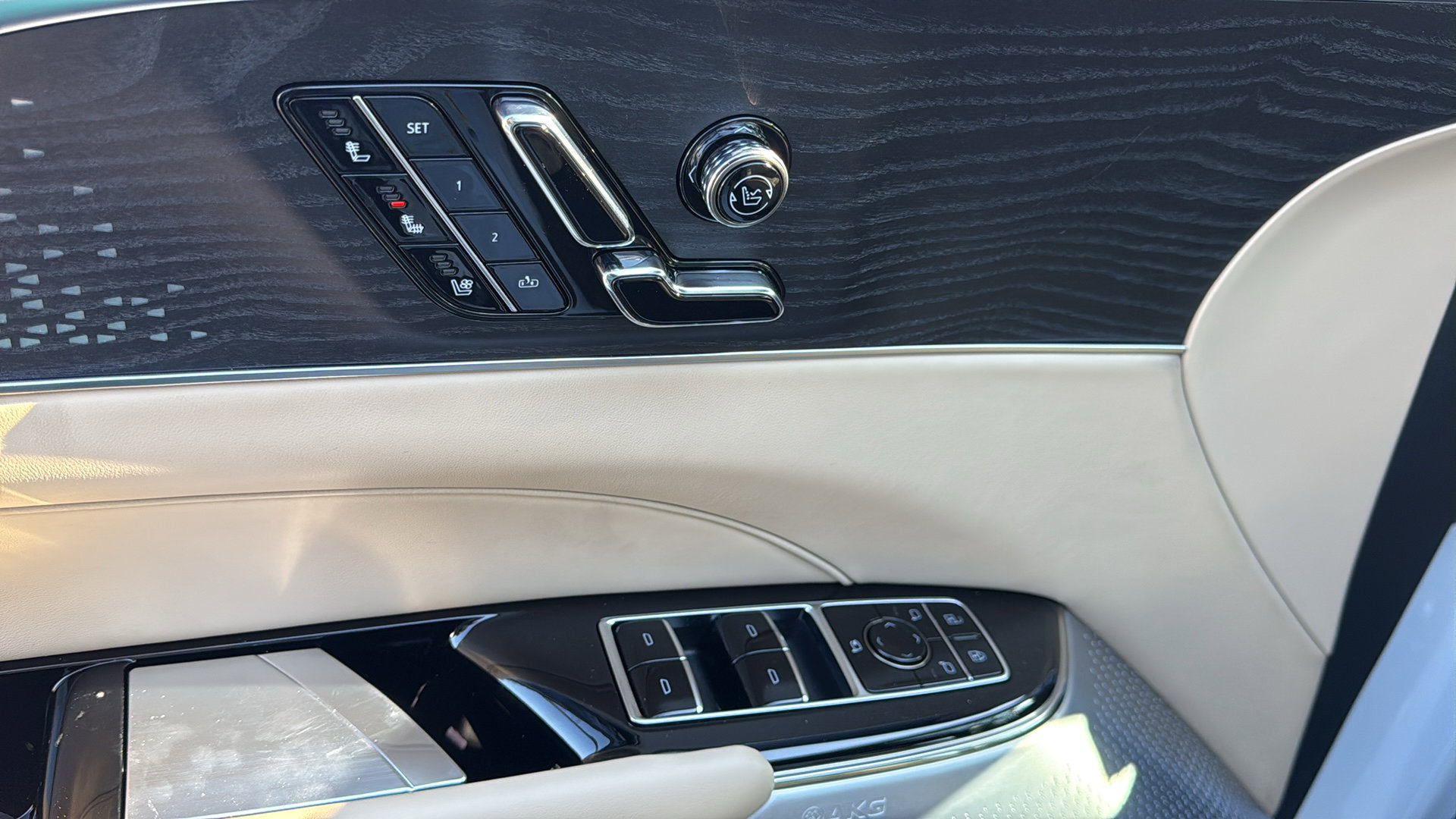 New 2026 Cadillac Lyriq Signature Luxury image 11