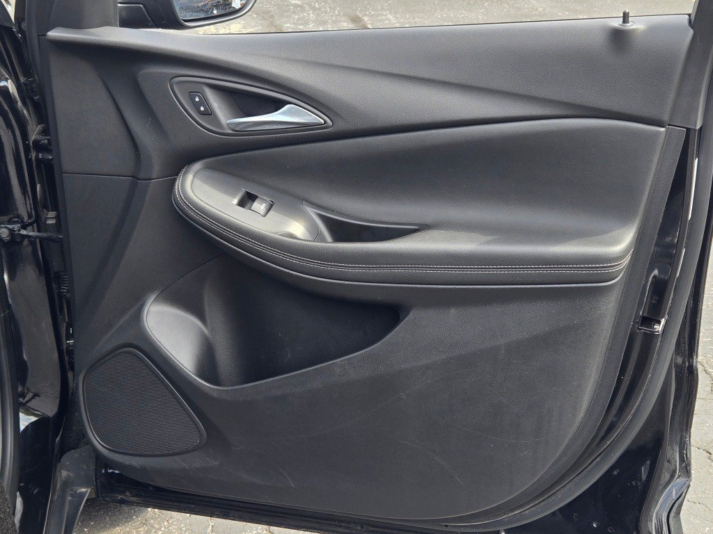 Used 2025 Buick Encore GX Preferred FWD image 6