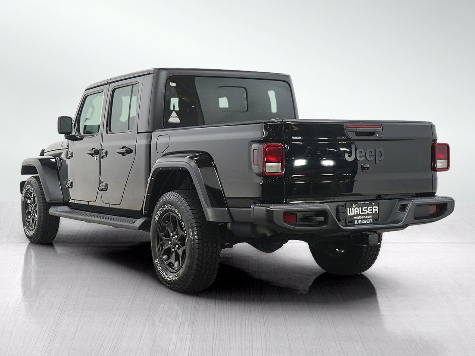 Used 2021 Jeep Gladiator Sport AWD/4WD image 3