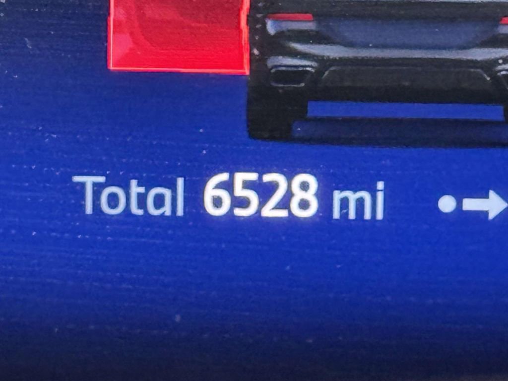 Used 2025 BMW X6 xDrive40i image 2