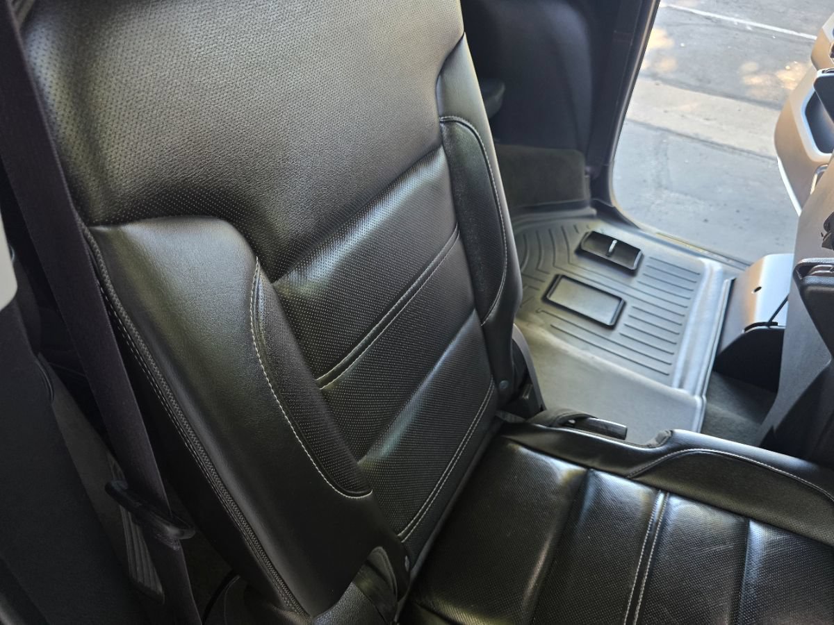 Used 2015 GMC Yukon XL Denali w/ Touring Package AWD/4WD image 40