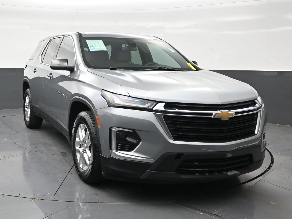 Used 2023 Chevrolet Traverse LS FWD image 7