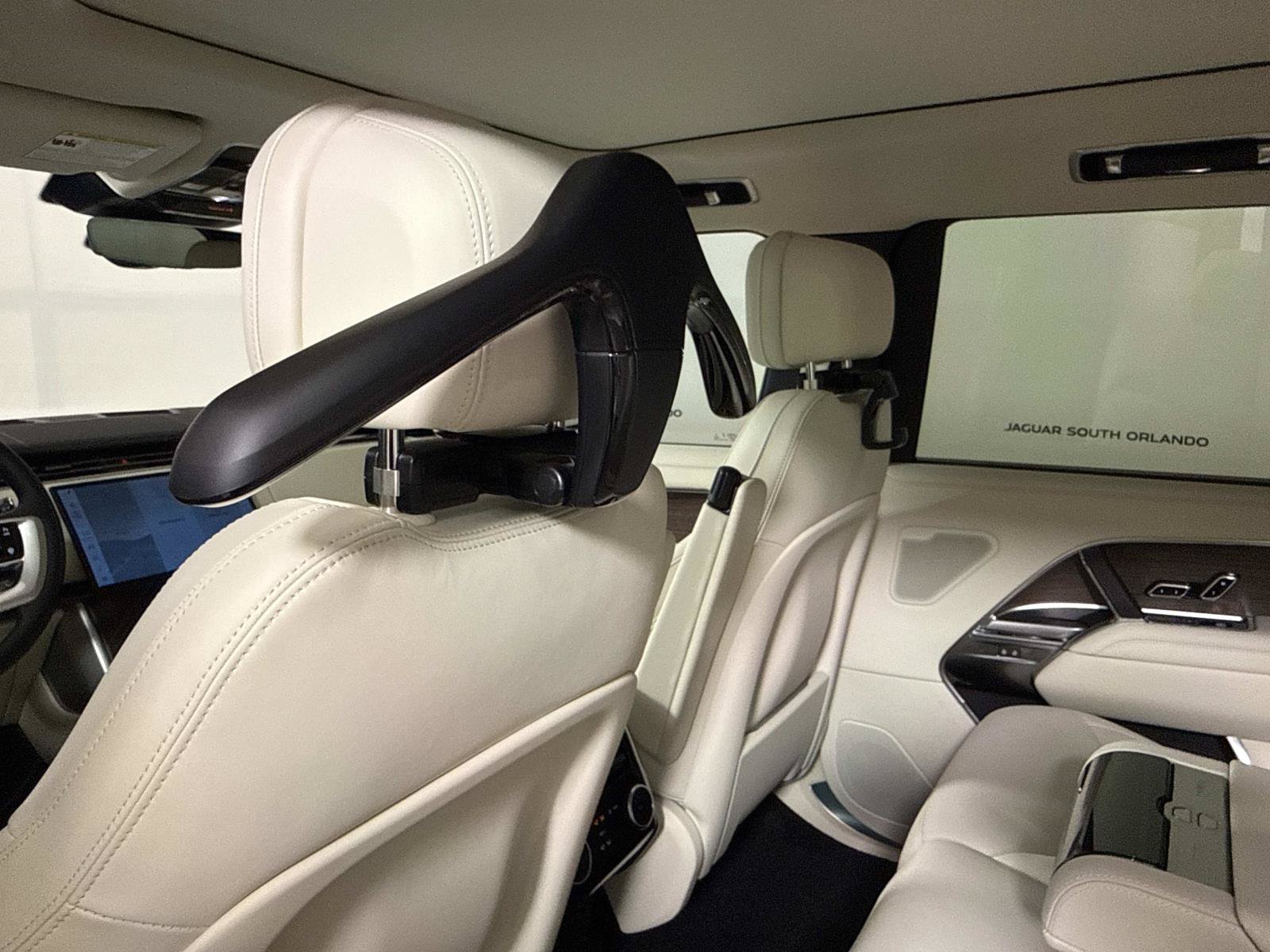 New 2027 Land Rover Range Rover Long Wheelbase SE AWD/4WD image 17