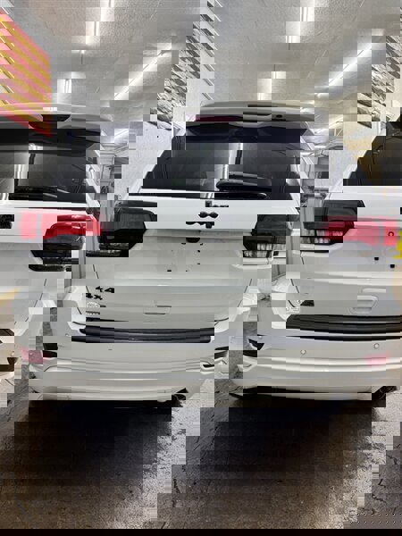 Used 2020 Jeep Grand Cherokee Altitude image 5