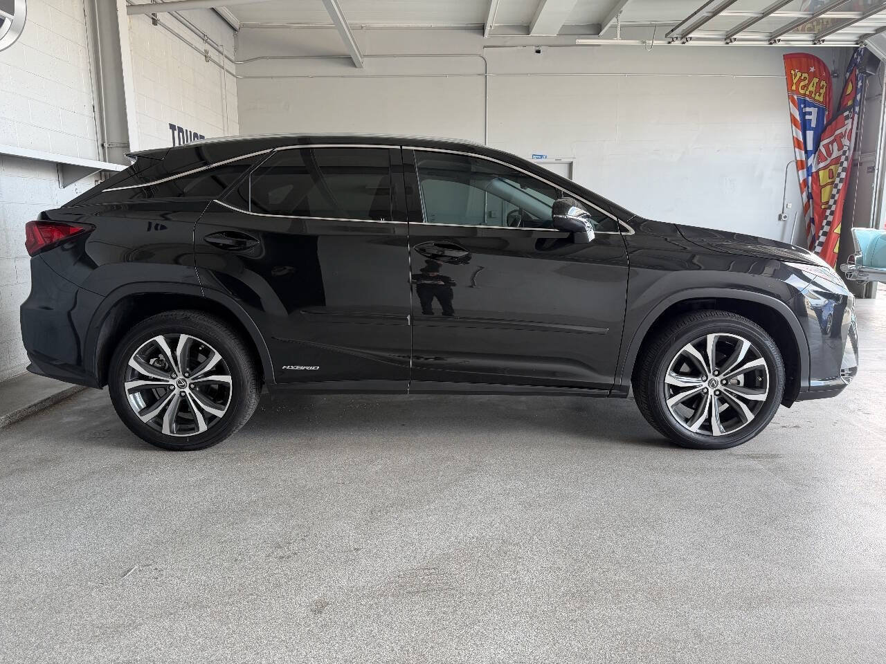 Used 2018 Lexus RX 450h AWD w/ Premium Package image 9