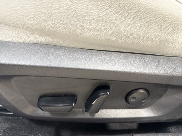 Used 2023 Mitsubishi Outlander SEL AWD/4WD image 10