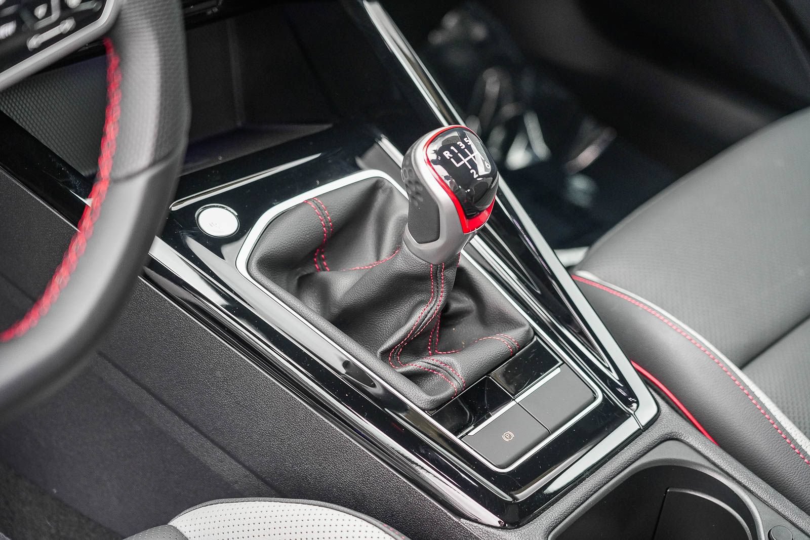 Certified 2024 Volkswagen GTI Autobahn FWD image 21