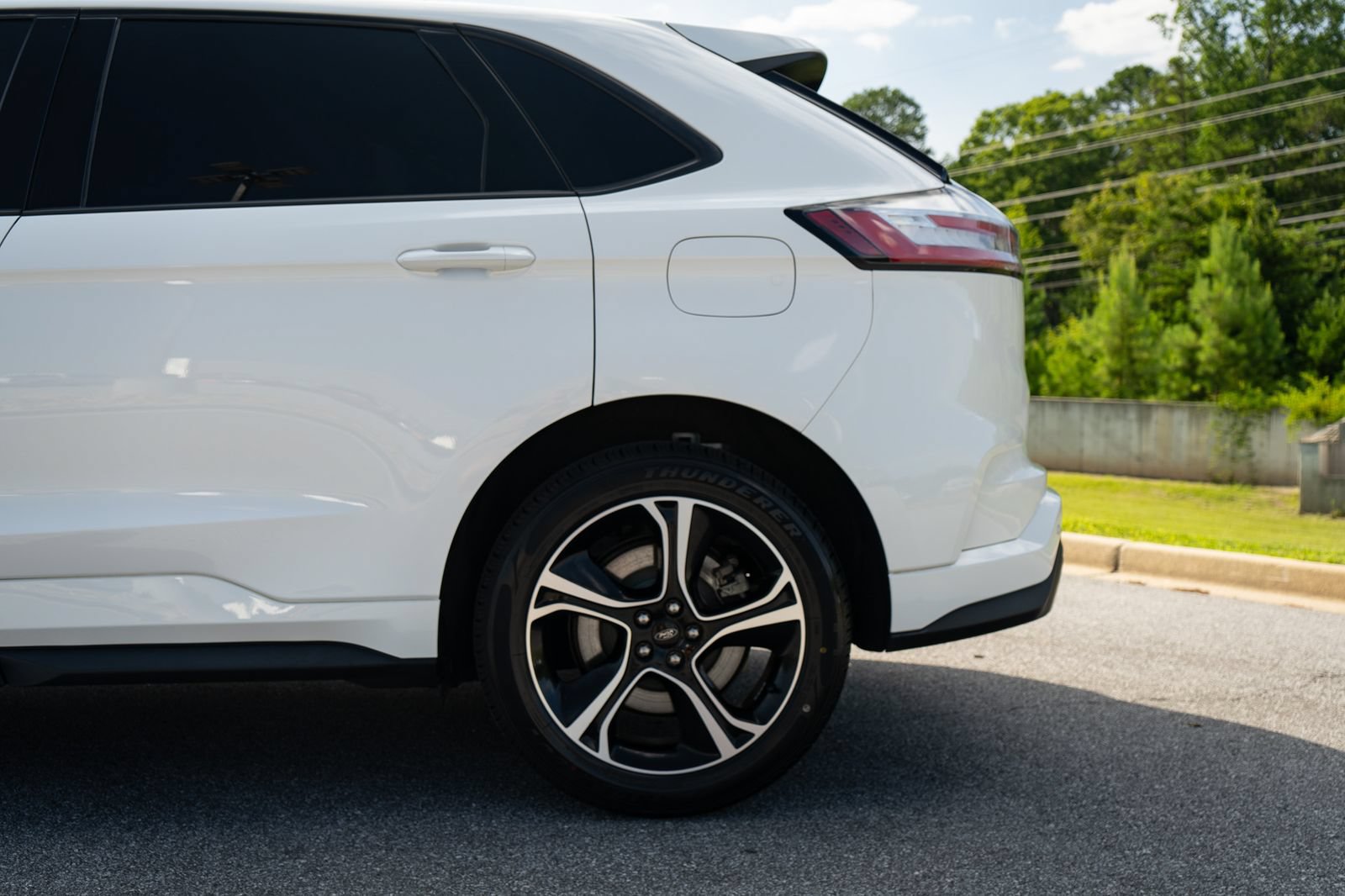 Used 2023 Ford Edge ST AWD/4WD image 6