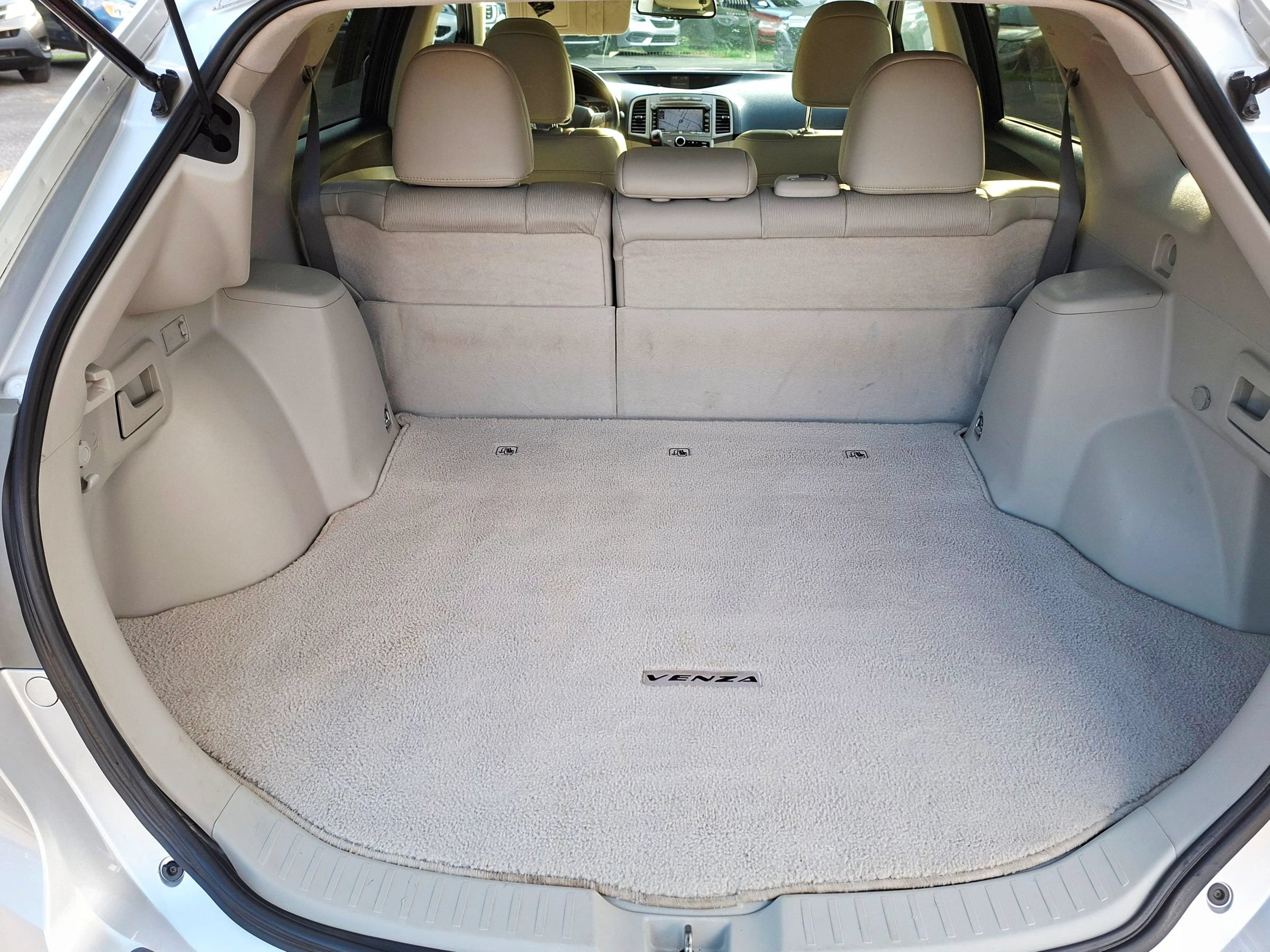 Used 2010 Toyota Venza w/ Premium Pkg #2 FWD image 13