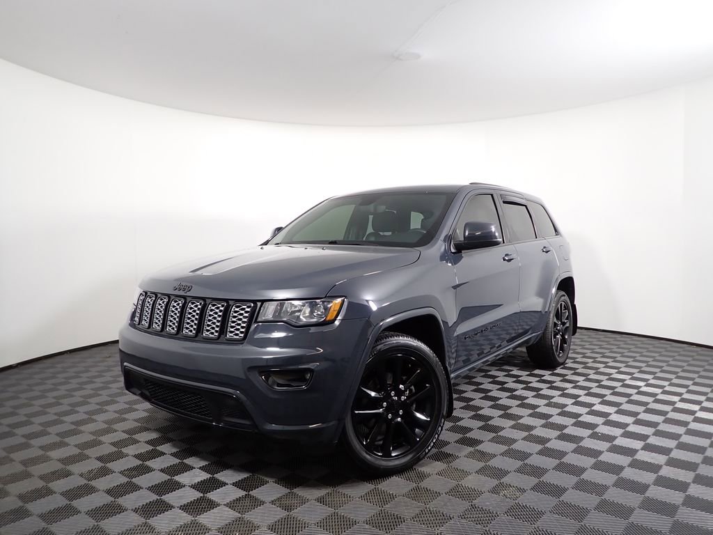 Used 2018 Jeep Grand Cherokee Altitude image 2