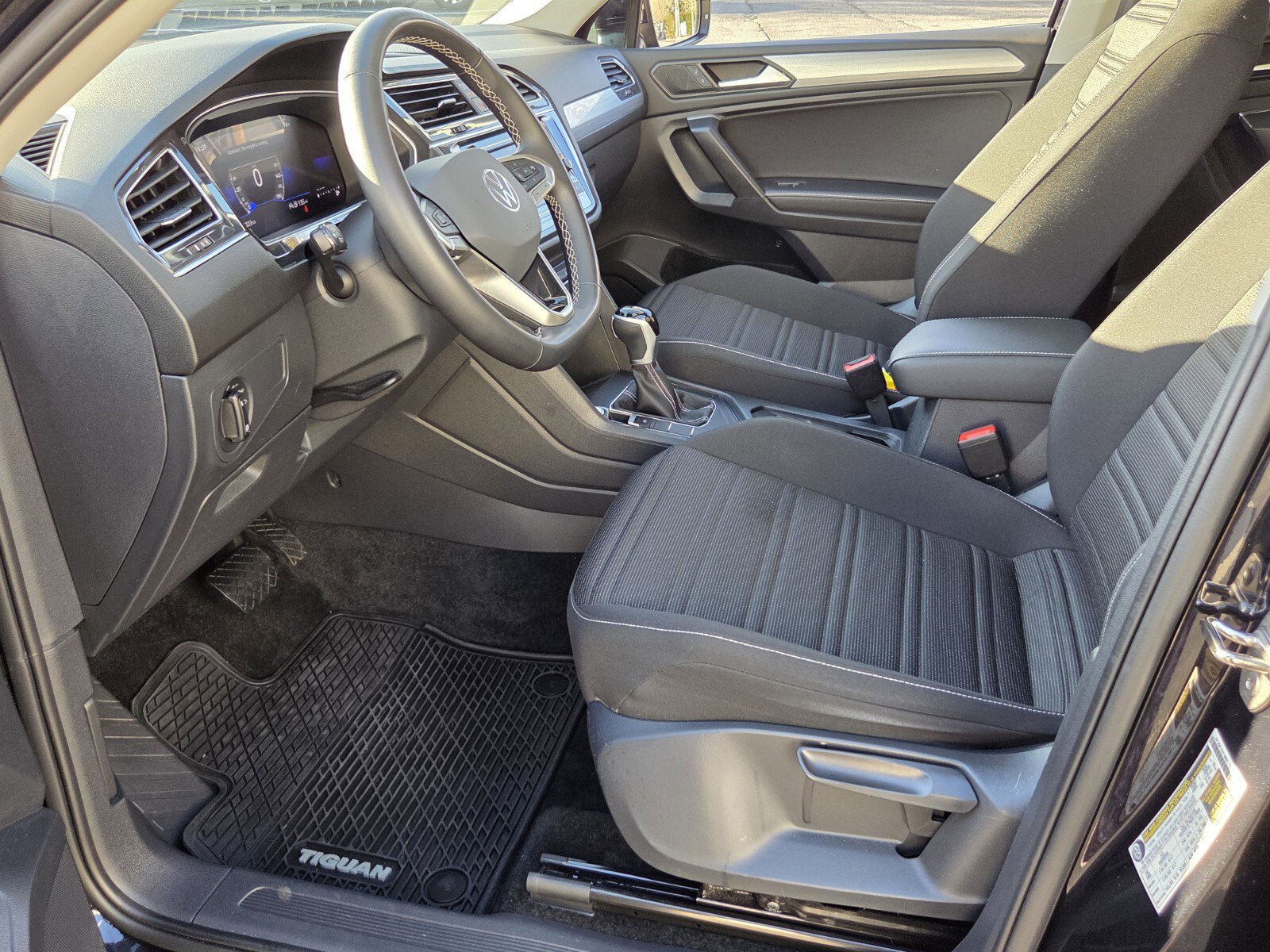 Used 2024 Volkswagen Tiguan S image 15