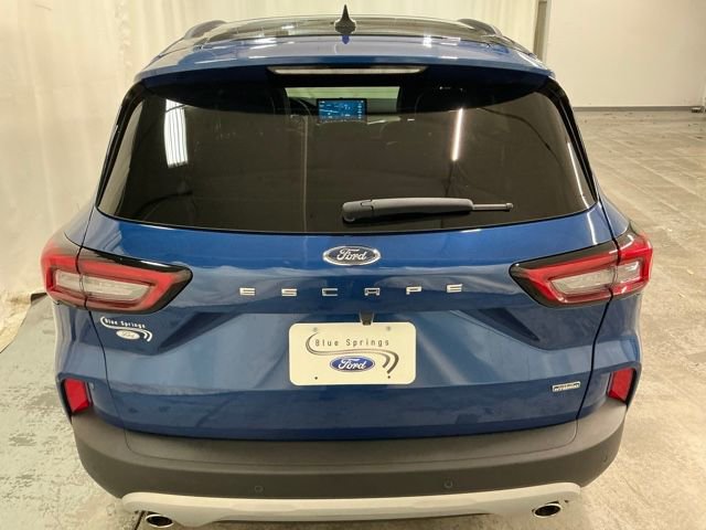 Used 2023 Ford Escape SE image 4