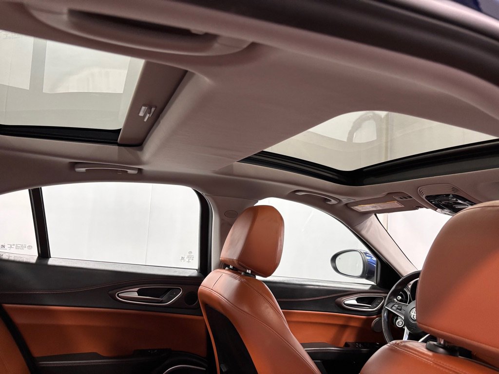 Used 2017 Alfa Romeo Giulia Ti w/ Lusso Package image 26