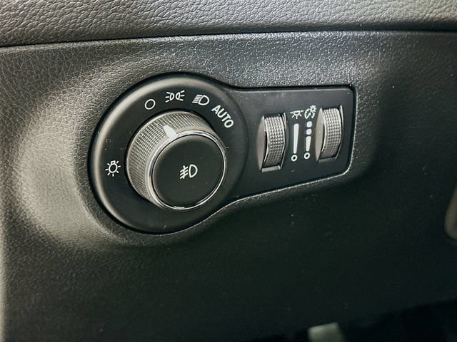 Used 2018 Jeep Compass Limited w/ Navigation Group AWD/4WD image 14