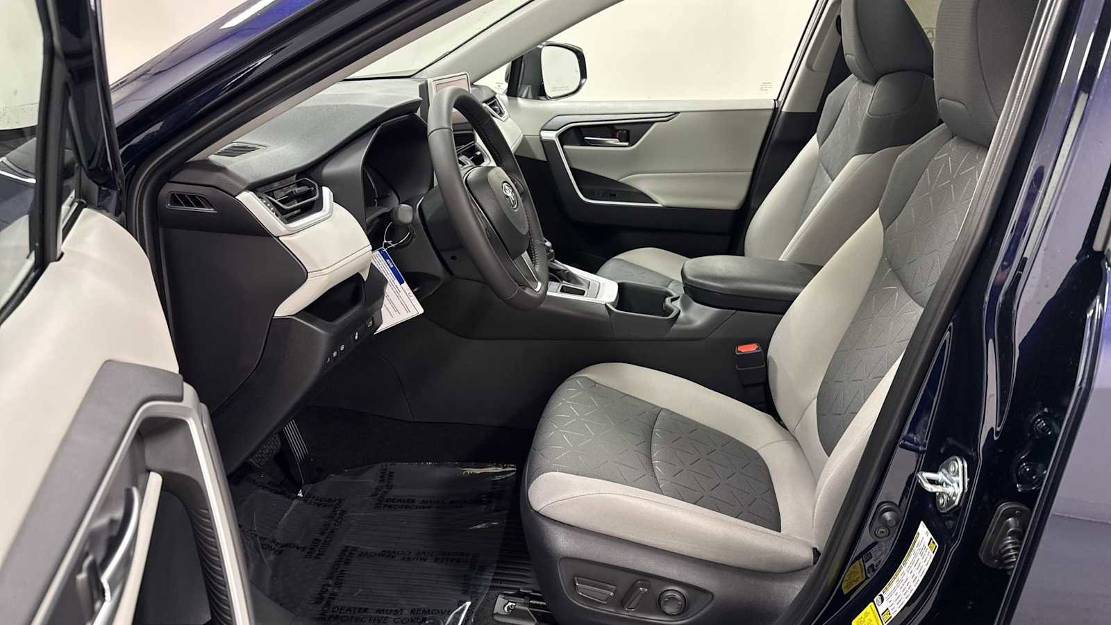 New 2025 Toyota RAV4 XLE image 13