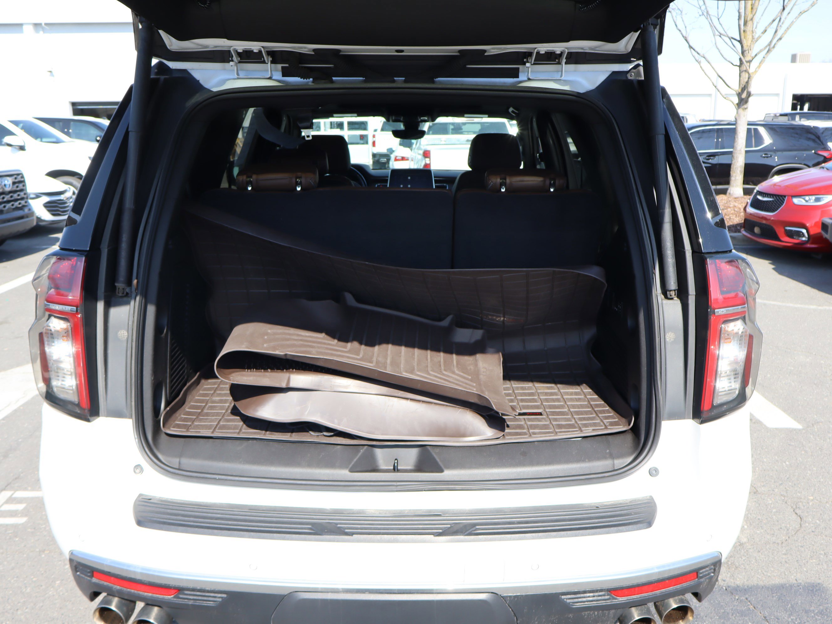 Used 2022 Chevrolet Tahoe High Country AWD/4WD image 36