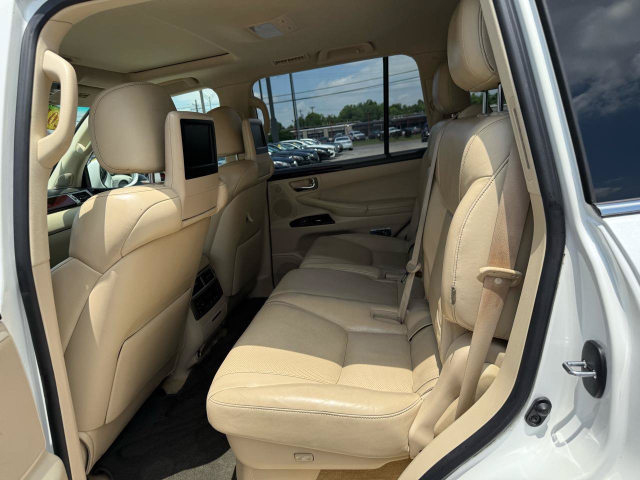 Used 2015 Lexus LX 570 4WD image 16