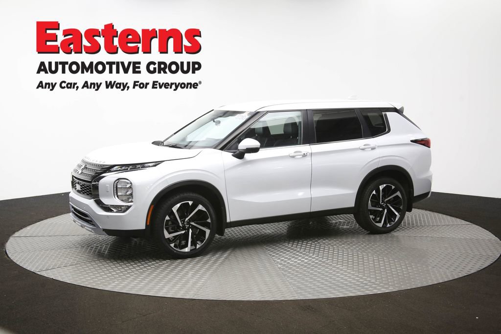 Used 2024 Mitsubishi Outlander SE image 57