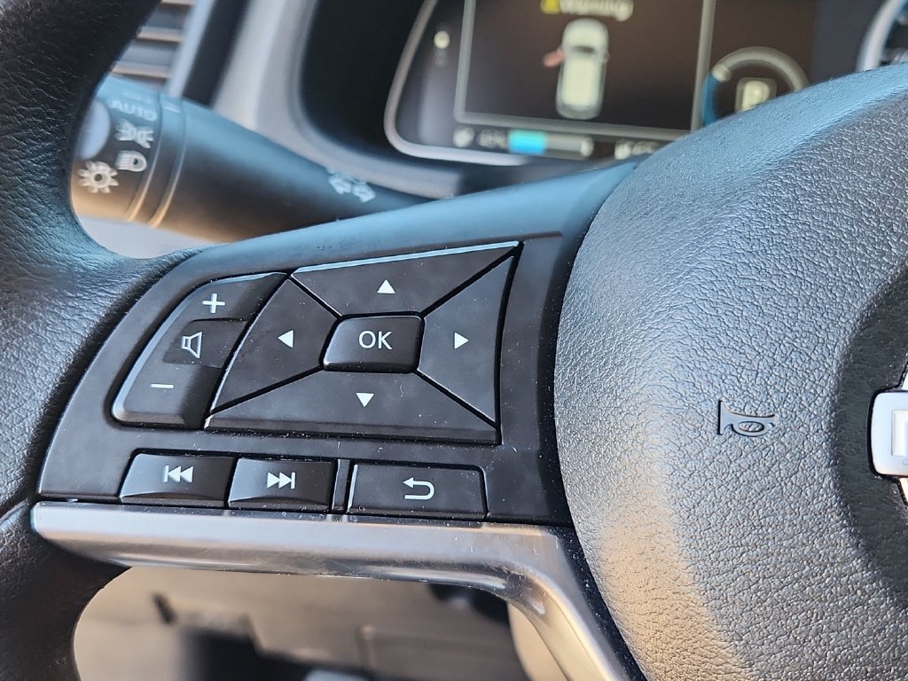 Used 2025 Nissan Leaf S FWD image 18