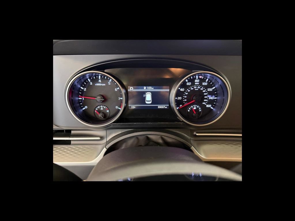 Used 2024 Kia Carnival LX FWD image 15