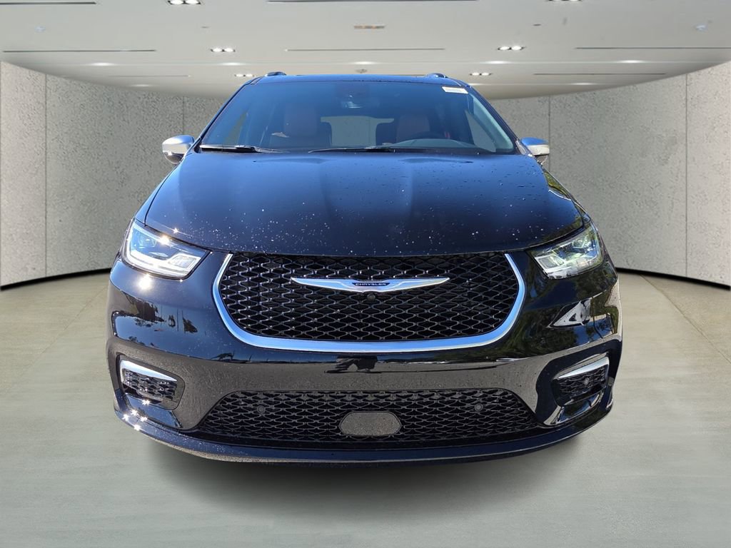 New 2026 Chrysler Pacifica Pinnacle w/ Trailer Tow Group FWD image 2