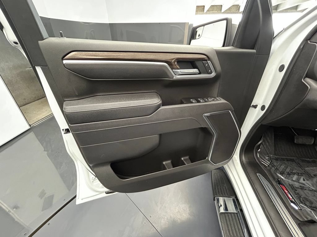 Used 2026 Chevrolet Silverado 1500 LT AWD/4WD image 42