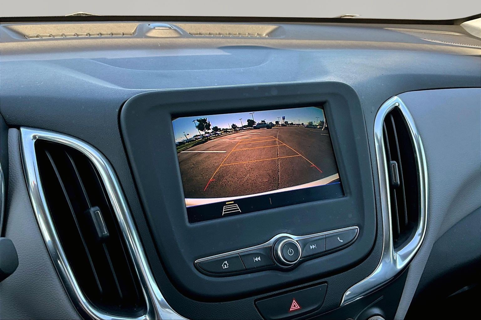 Used 2020 Chevrolet Equinox LS w/ LS Convenience Package FWD image 14