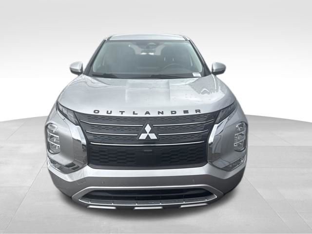 Used 2022 Mitsubishi Outlander SE image 5