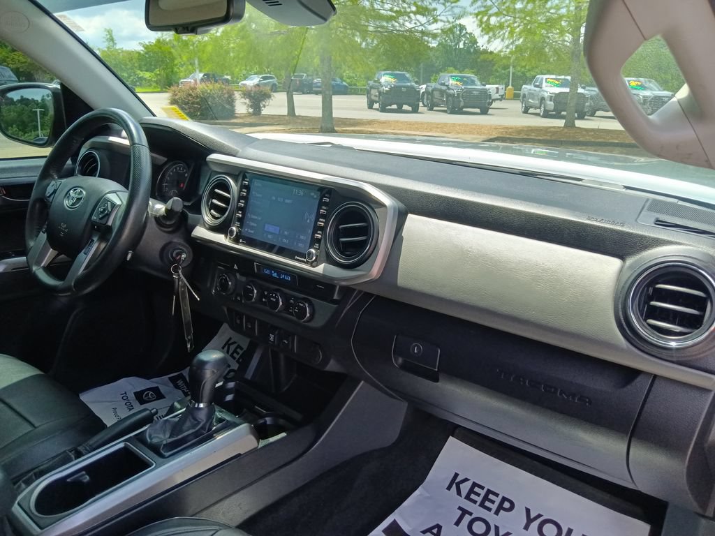 Used 2021 Toyota Tacoma SR5 w/ Technology Package AWD/4WD image 32